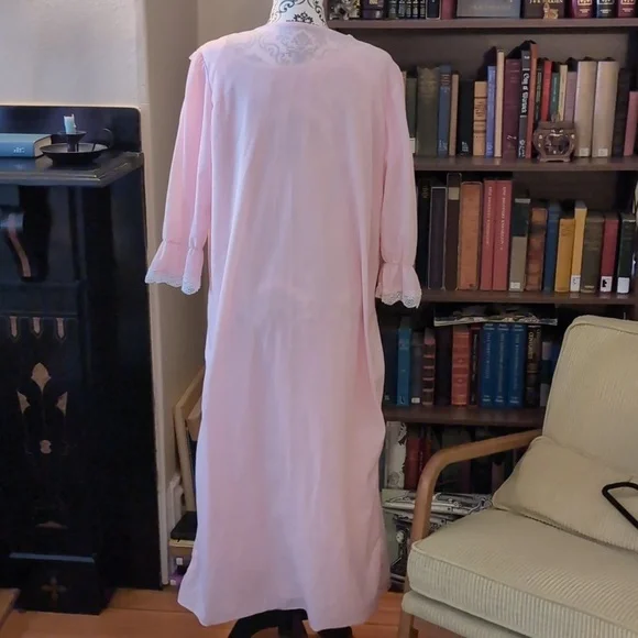 Vintage Pink Ruffle Nightgown and Robe Set - Picture 4 of 10